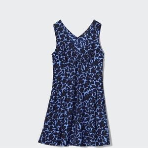 Uniqlo Printed V Neck sleepless Mini with pockets. Dress Blue . Size Large